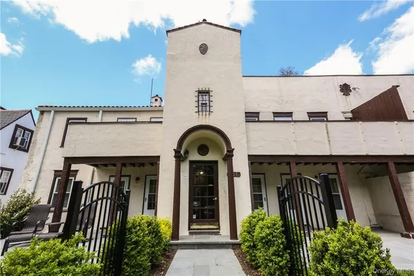 $2,700 | 107 Kensington Road, Unit 2, Bronxville, NY 10708