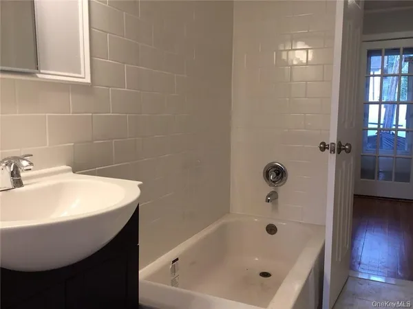 $2,700 | 107 Kensington Road, Unit 2, Bronxville, NY 10708