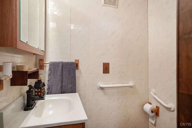 $275,000 | 143 Toad Harbor Road, West Monroe, NY 13167