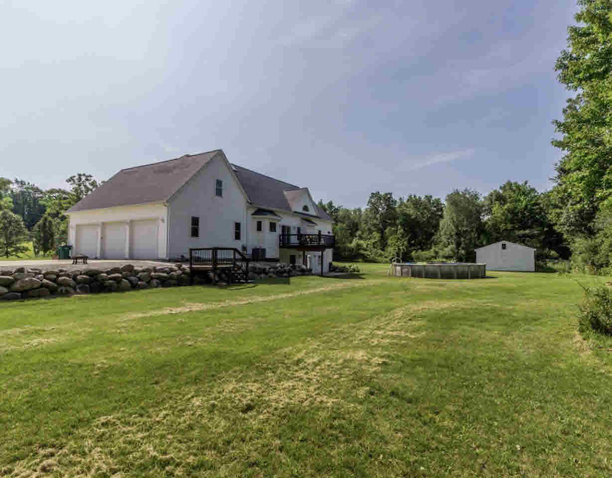 7489 Denton Hill Road Fenton, MI 48430 - Photo 30 of 40 21345165-29.JPG