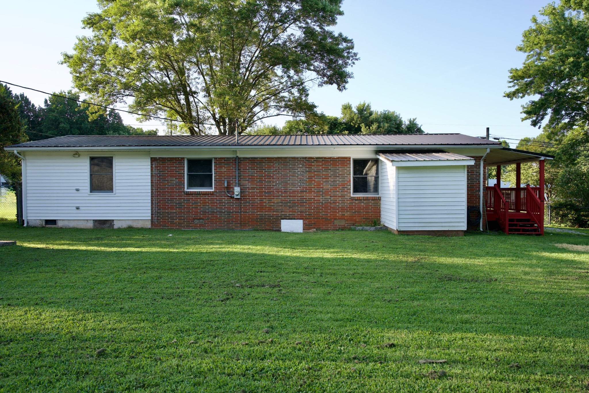 570 Forest Circle Sparta, TN 38583 - Photo 6 of 27 a front view of house with yard and trees