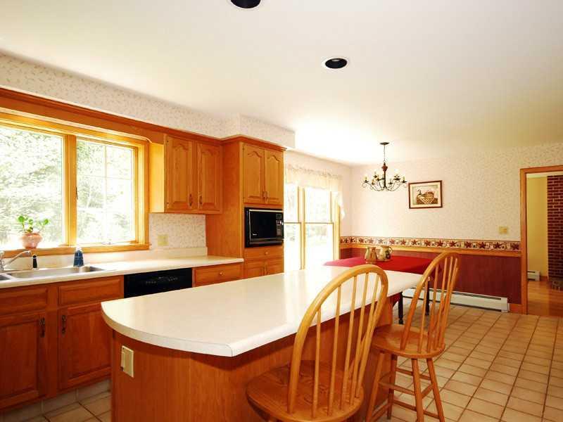 38 Old Shipyard Road Yarmouth, ME 04096 - Photo 8 of 34 Kitchen.