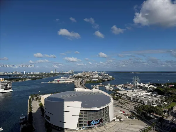 $5,400 | 888 Biscayne Boulevard, Unit 3001, Miami, FL 33132