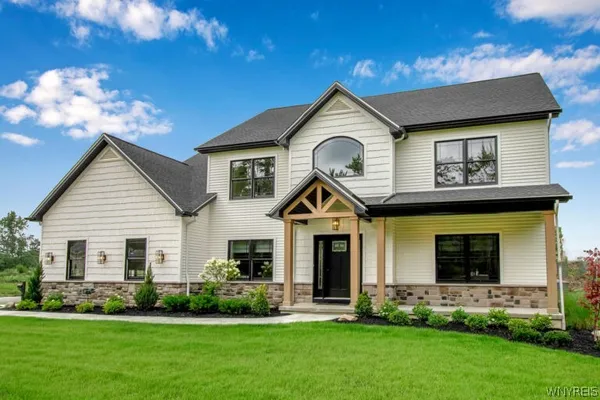 $989,900 | 4 Streamsong Court, Amherst, NY 14051