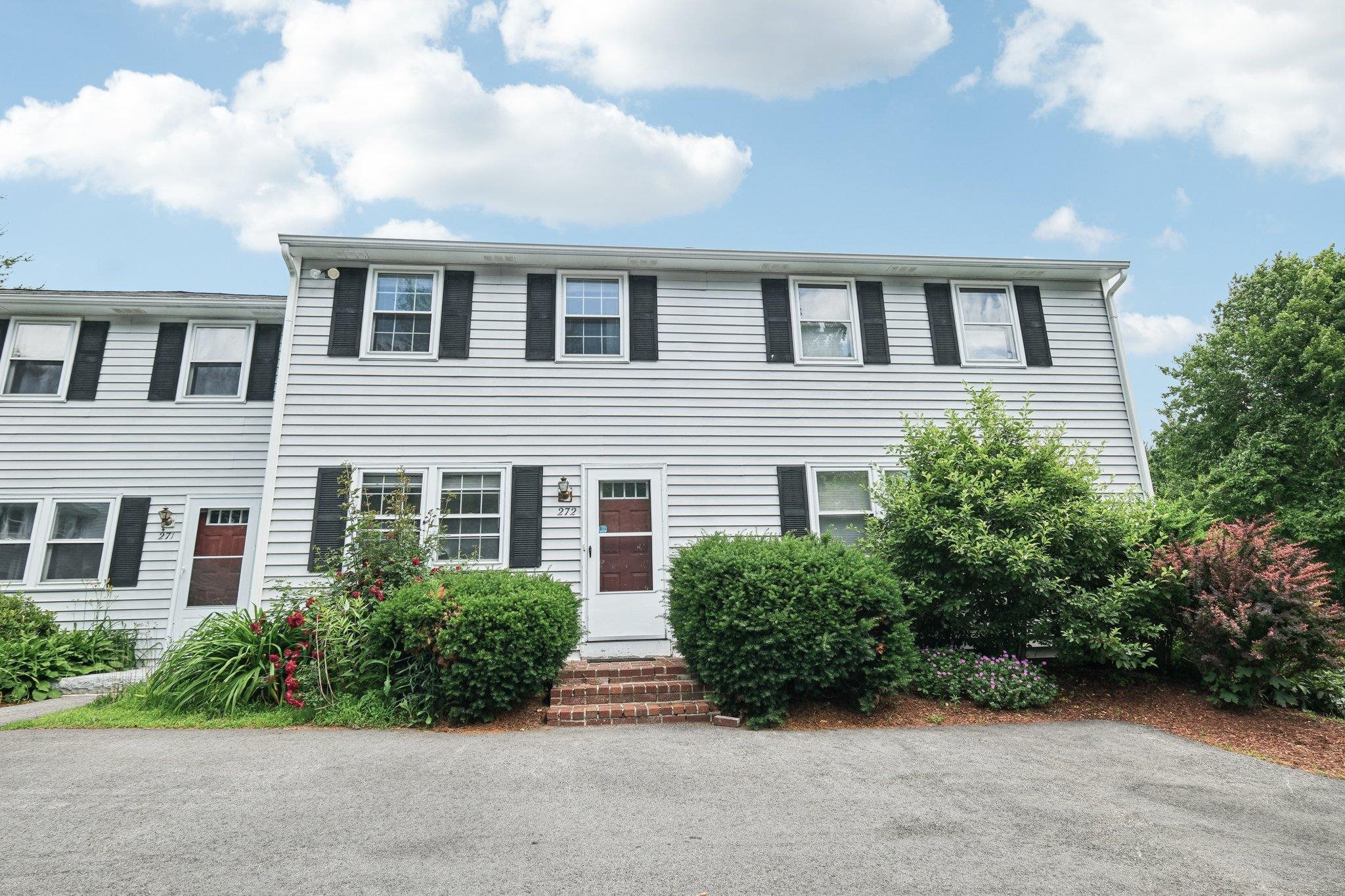 272 Winding Pond Road, Unit 272 Londonderry, NH 03053 - Photo 3 of 25 Gallery Image 3
