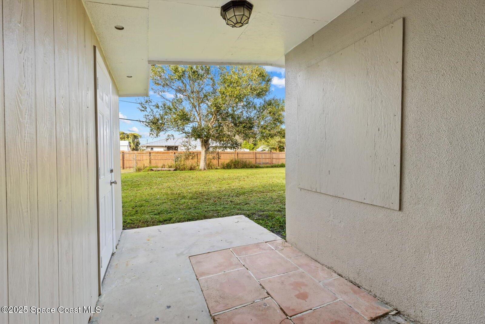 7506 Roberts Road Fort Pierce, FL 34951 - Photo 24 of 33 a view interior in a yard