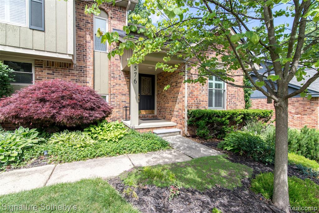 576 Ten Point Drive Rochester Hills, MI 48309 - Photo 6 of 51