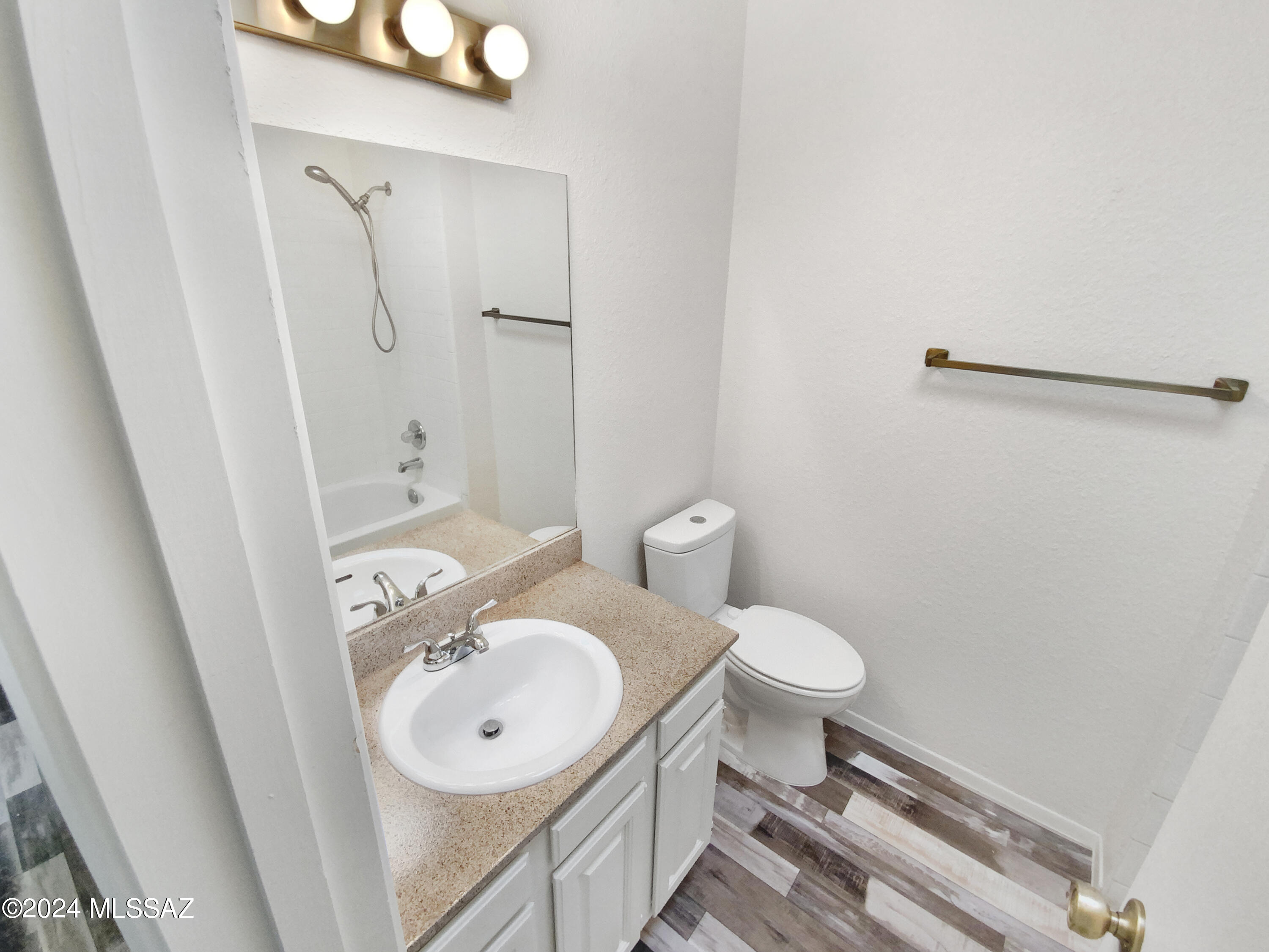1949 North Swan Road, Unit 9 Tucson, AZ 85712 - Photo 15 of 19 Gallery Image 15