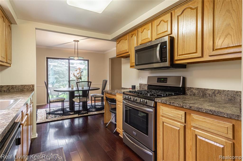 1870 Allenway Court Rochester Hills, MI 48309 - Photo 6 of 40