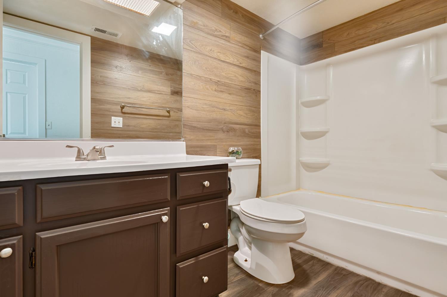 8908 Liscarney Way Sacramento, CA 95828 - Photo 41 of 49