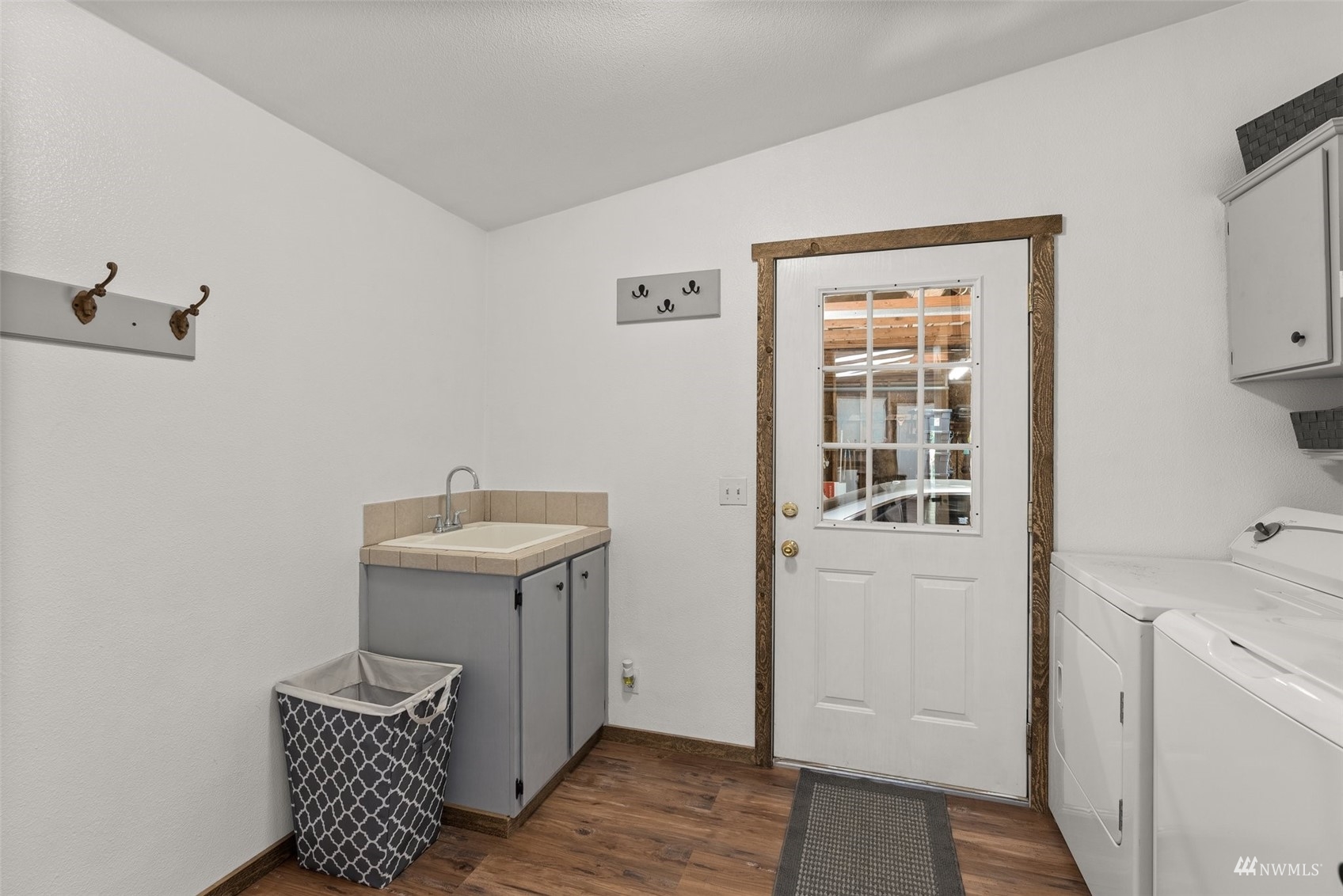 182 Holgate Lane Chehalis, WA 98532 - Photo 23 of 38 a utility room with dryer and washer
