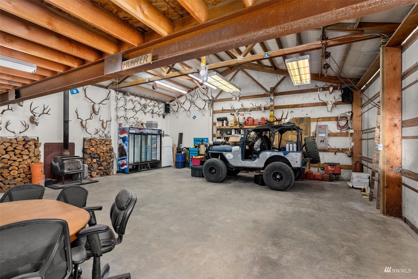 182 Holgate Lane Chehalis, WA 98532 - Photo 30 of 38 a view of parking garage with cars
