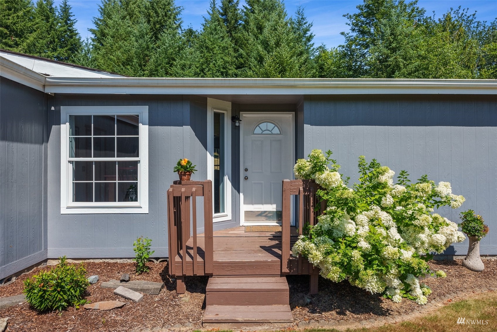 182 Holgate Lane Chehalis, WA 98532 - Photo 8 of 38 a front view of a house with a yard