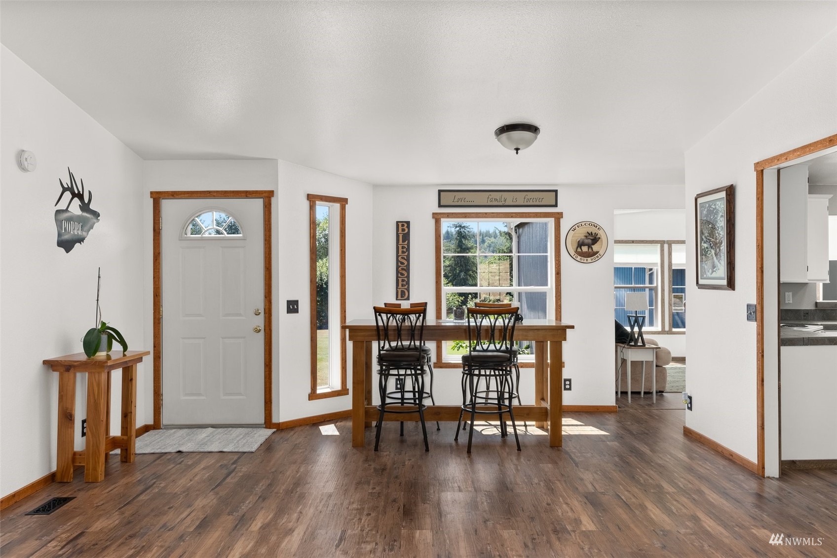 182 Holgate Lane Chehalis, WA 98532 - Photo 9 of 38 a view of a livingroom with furniture and wooden floor