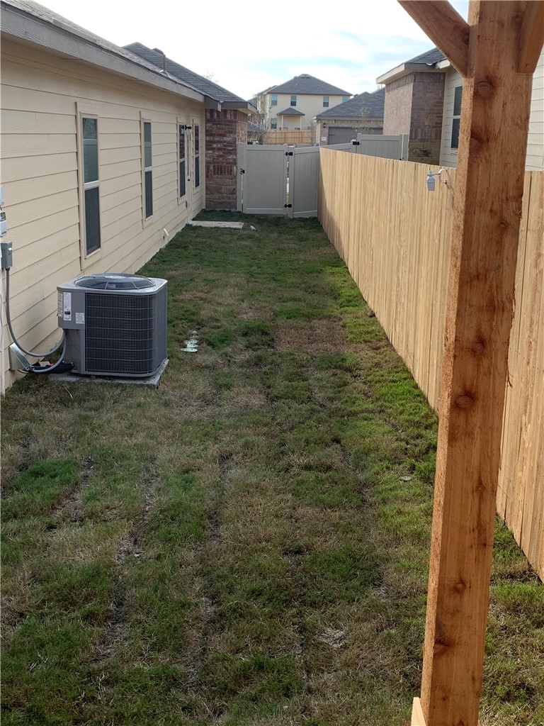 379 Joanne Loop, Unit B Buda, TX 78610 - Photo 35 of 38