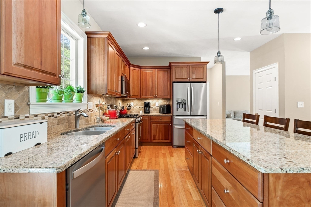 122 Carlisle Road Westford, MA 01886 - Photo 5 of 42 Gallery Image 5