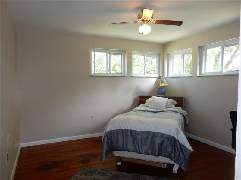 1028 Francis Road Pittsburgh, PA 15234 - Photo 13 of 22 Gallery Image 13