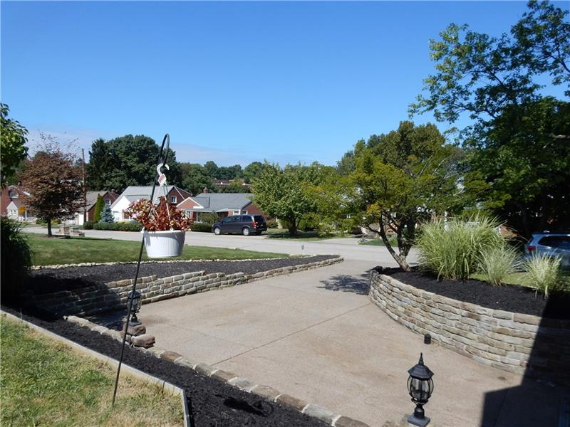 1028 Francis Road Pittsburgh, PA 15234 - Photo 20 of 22 Gallery Image 20