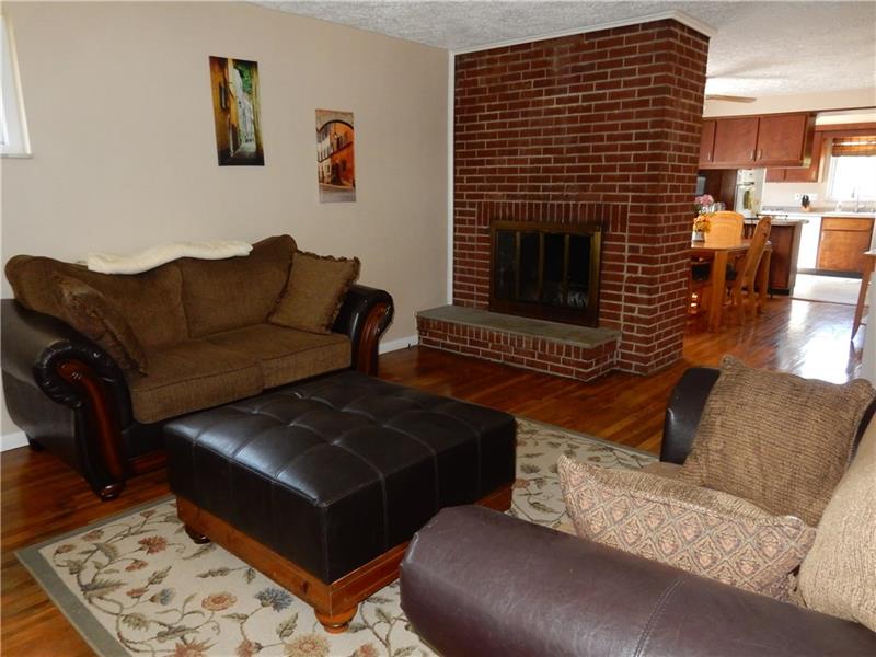 1028 Francis Road Pittsburgh, PA 15234 - Photo 5 of 22 Gallery Image 5