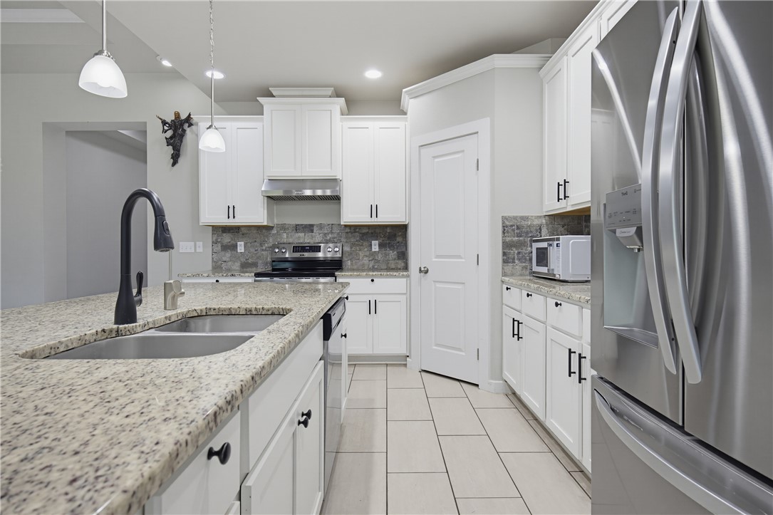 1012 Pasadena Street Portland, TX 78374 - Photo 9 of 25
