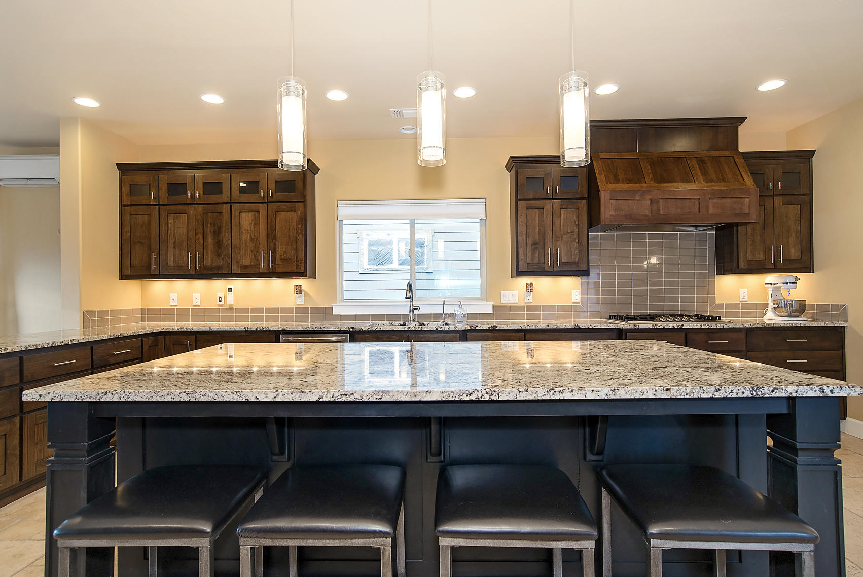 1360 Poppy Ridge Drive Eagle Point, OR 97524 - Photo 5 of 34 a kitchen with a table and chairs in it