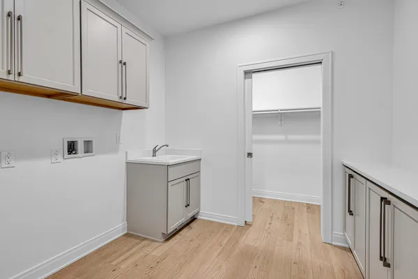 $839,900 | 2950 North 186th Street, Unit 9, Brookfield, WI 53045