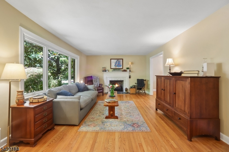 735 Radley Road Westfield, NJ 07090 - Photo 4 of 47