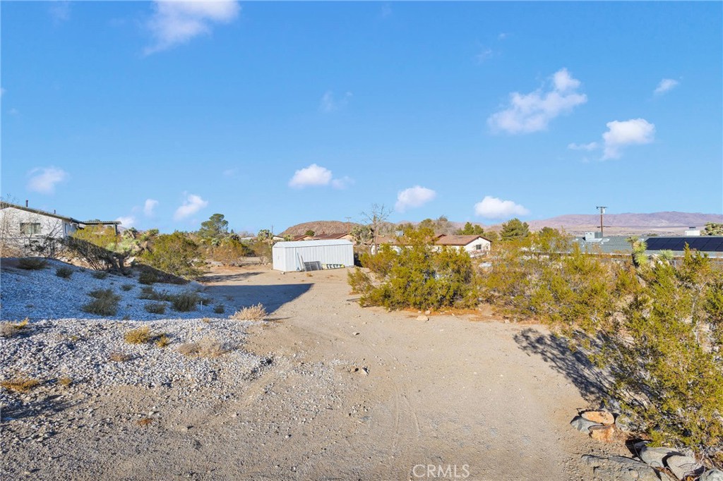 32758 Spinel Road Lucerne Valley, CA 92356 - Photo 30 of 40 a view of a terrace with sky view