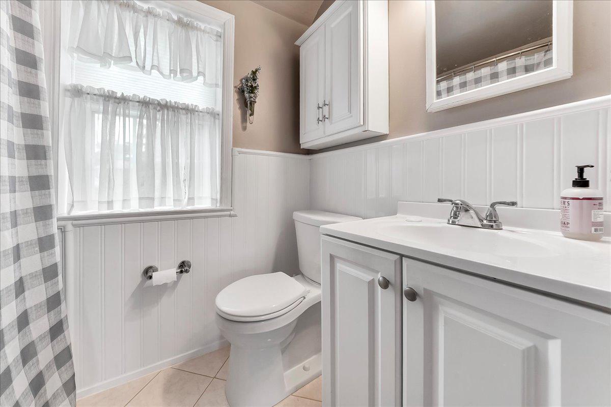 345 Holt Lane Springfield, PA 19064 - Photo 21 of 38 Updated hall bath