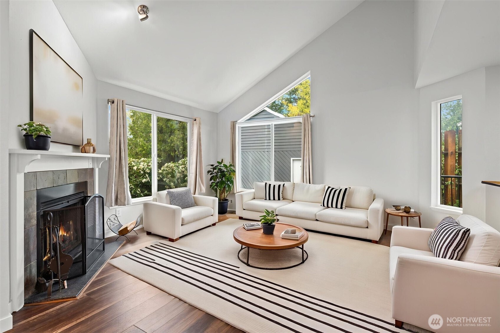 2321 Southeast 8th Drive Renton, WA 98057 - Photo 3 of 31