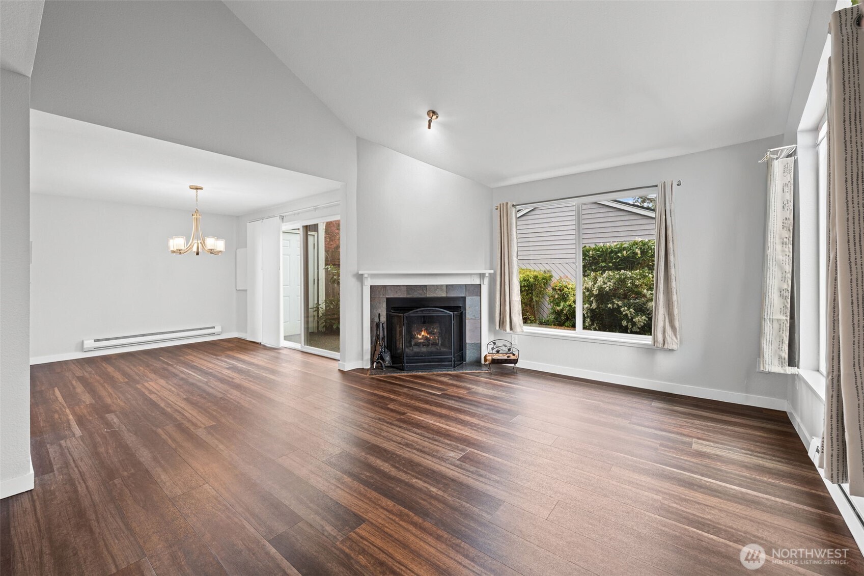 2321 Southeast 8th Drive Renton, WA 98057 - Photo 5 of 31