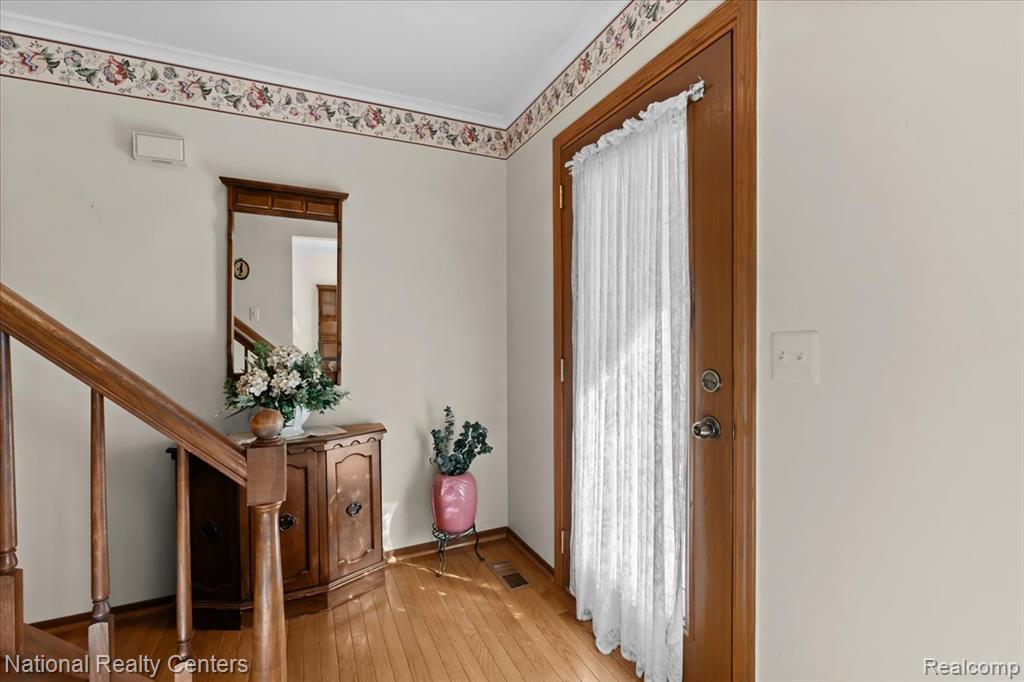 8451 Mannington Road Canton, MI 48187 - Photo 5 of 32