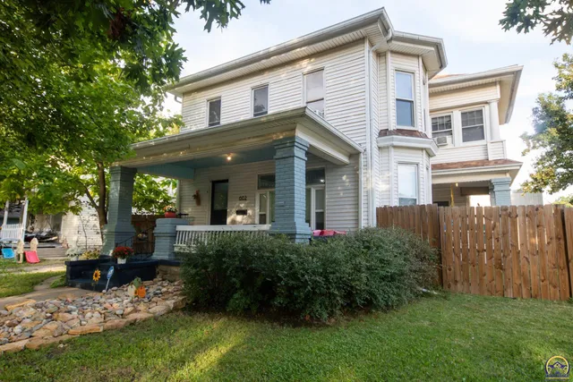 $219,900 | 602 Cottonwood Street, Emporia, KS 66801