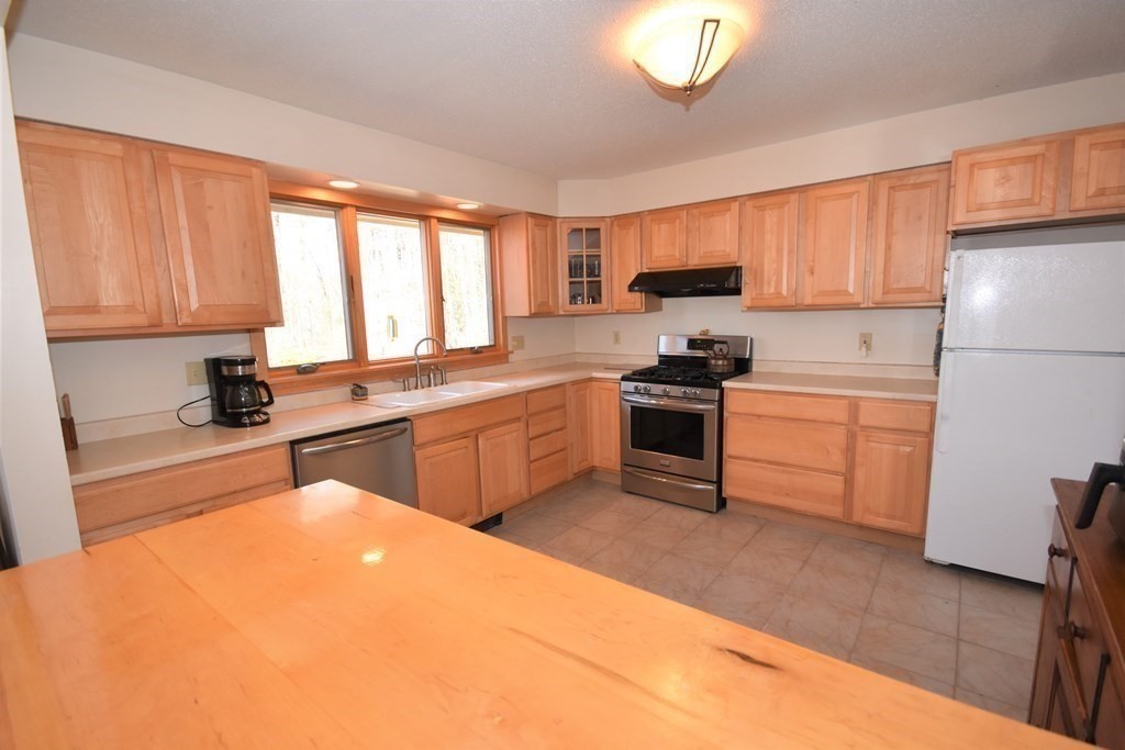 115 Sand Hill Road Amherst, MA 01002 - Photo 12 of 42 Gallery Image 12