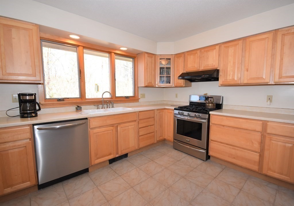 115 Sand Hill Road Amherst, MA 01002 - Photo 13 of 42 Gallery Image 13