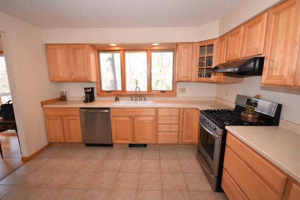 115 Sand Hill Road Amherst, MA 01002 - Photo 14 of 42 Gallery Image 14