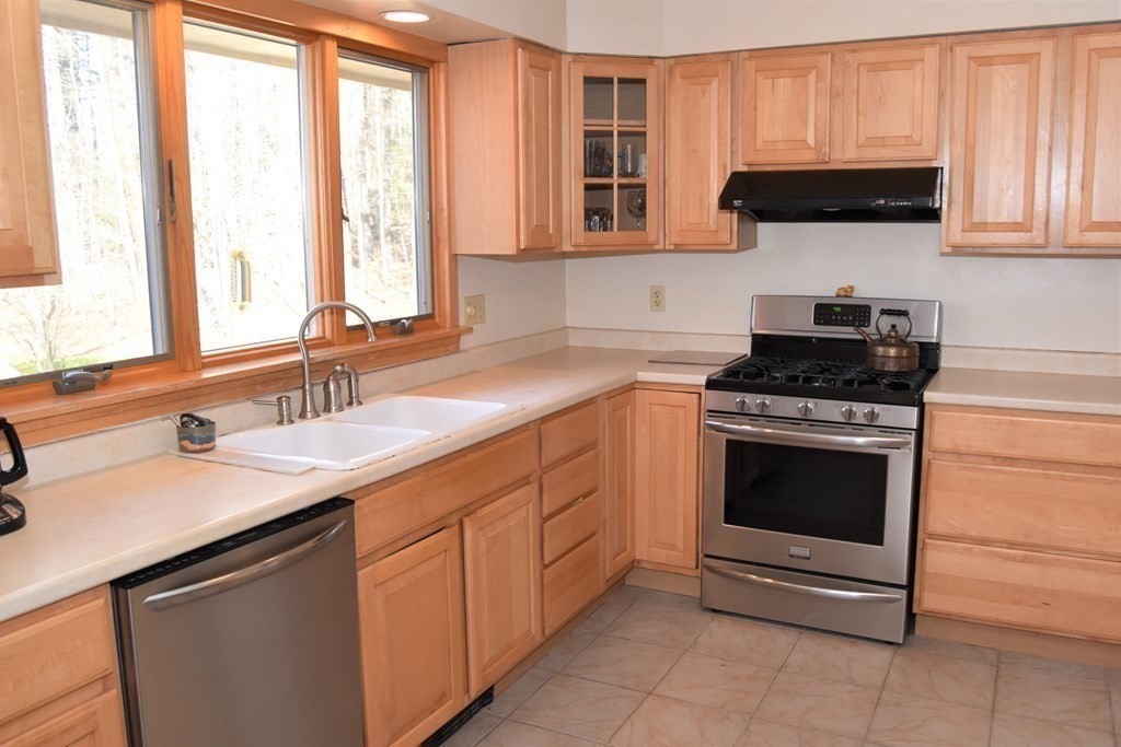 115 Sand Hill Road Amherst, MA 01002 - Photo 15 of 42 Gallery Image 15