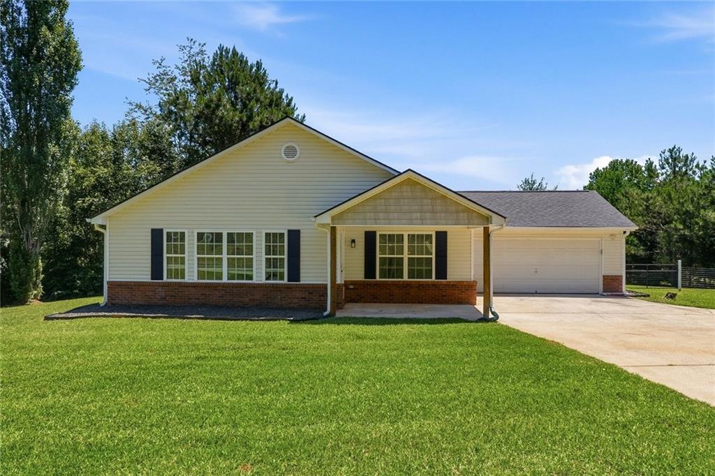275 Jack Russell Road Newnan, GA 30263 - Photo 2 of 33