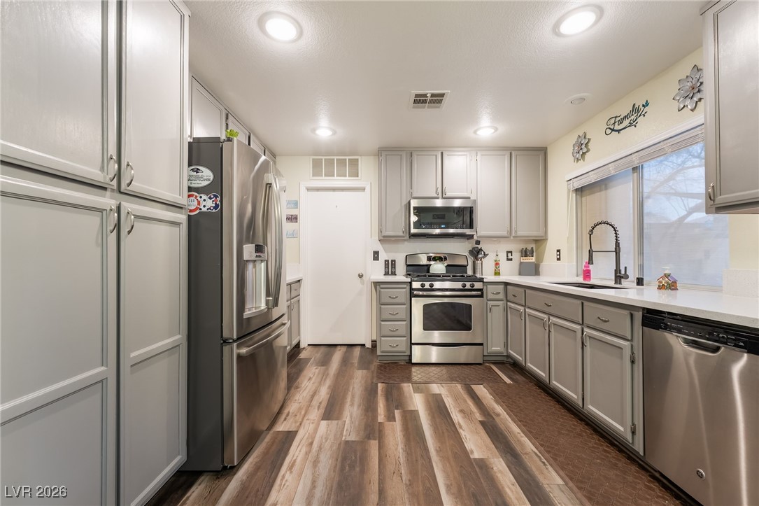 2673 Ridgewater Circle Henderson, NV 89074 - Photo 13 of 43