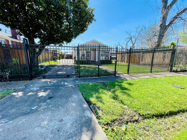 $1,500 | 1205 Nadine Street, Houston, TX 77009