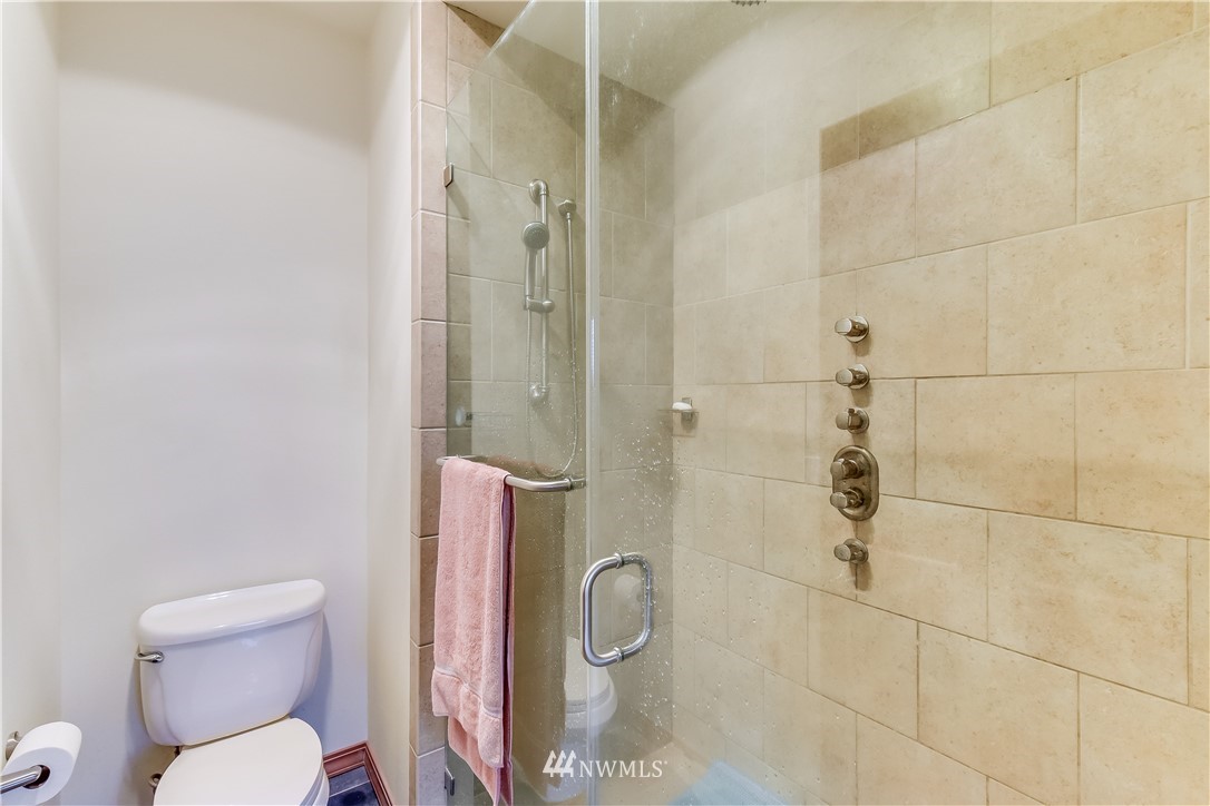 20613 39th Avenue Southeast Bothell, WA 98012 - Photo 17 of 23 Gallery Image 17