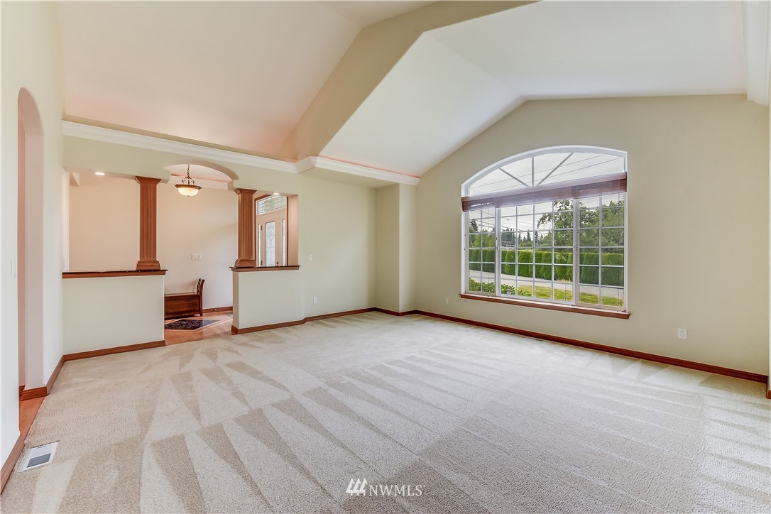 20613 39th Avenue Southeast Bothell, WA 98012 - Photo 4 of 23 Gallery Image 4