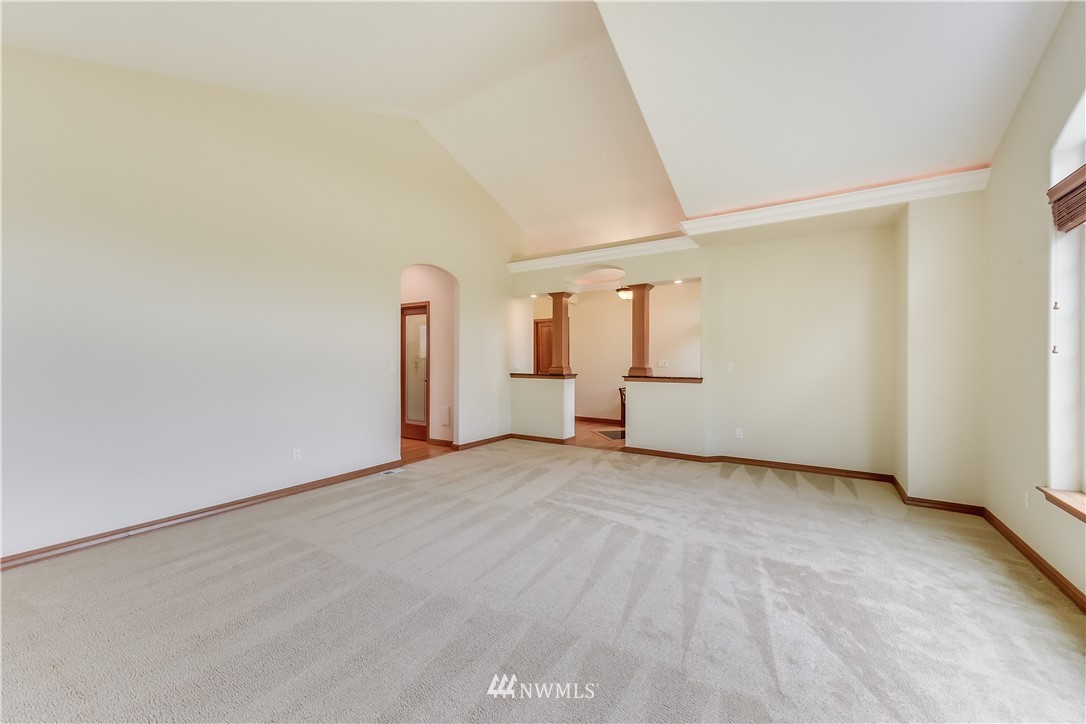 20613 39th Avenue Southeast Bothell, WA 98012 - Photo 6 of 23 Gallery Image 6