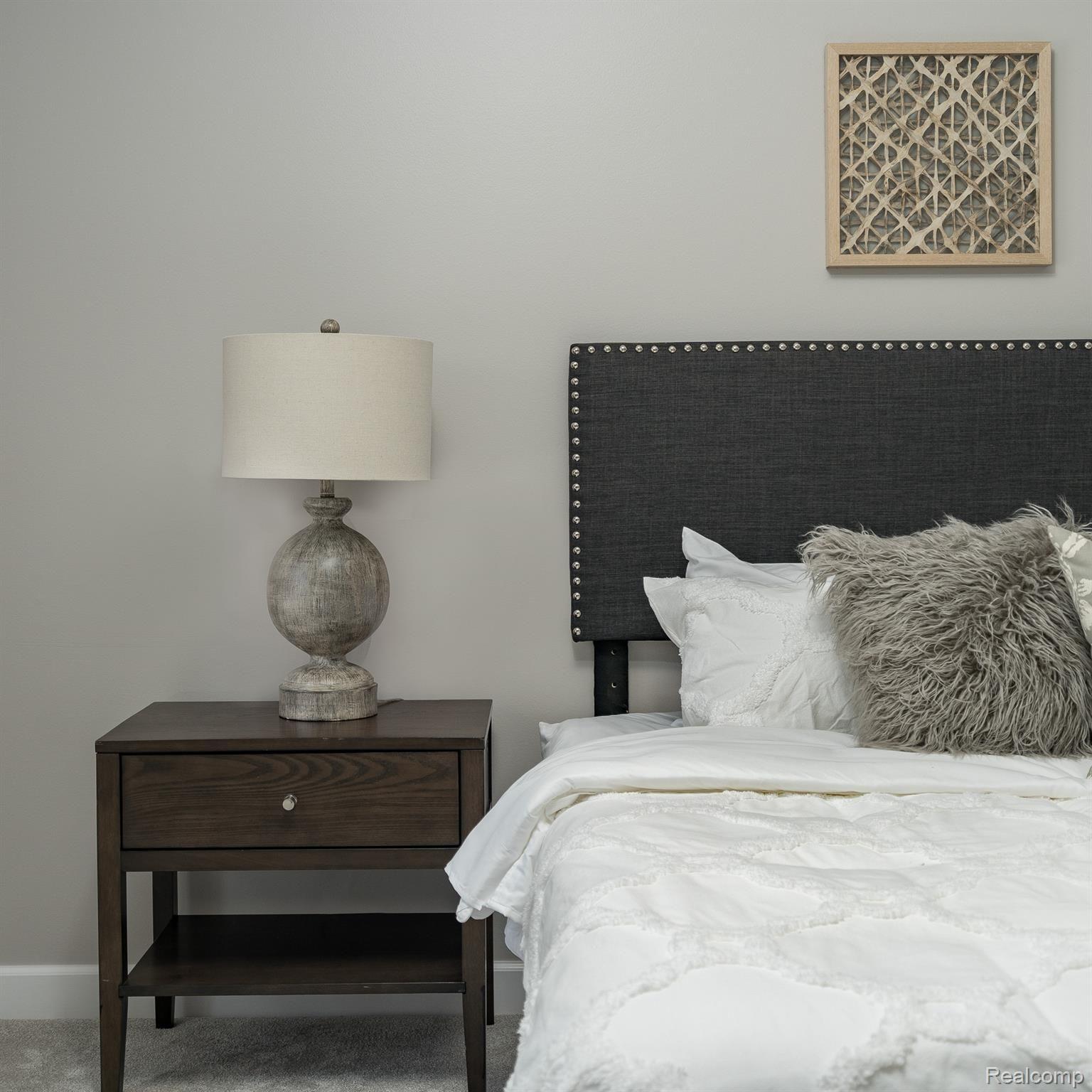 111 Devon Road Bloomfield Hills, MI 48302 - Photo 27 of 41 Master bedroom detail