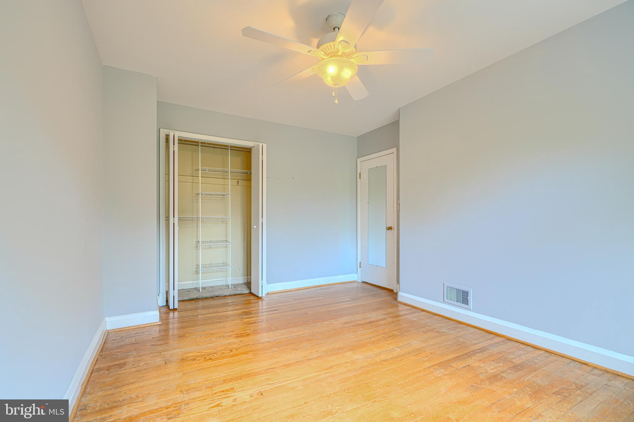 372 Old Trail Baltimore, MD 21212 - Photo 21 of 46 an empty room with a natural light