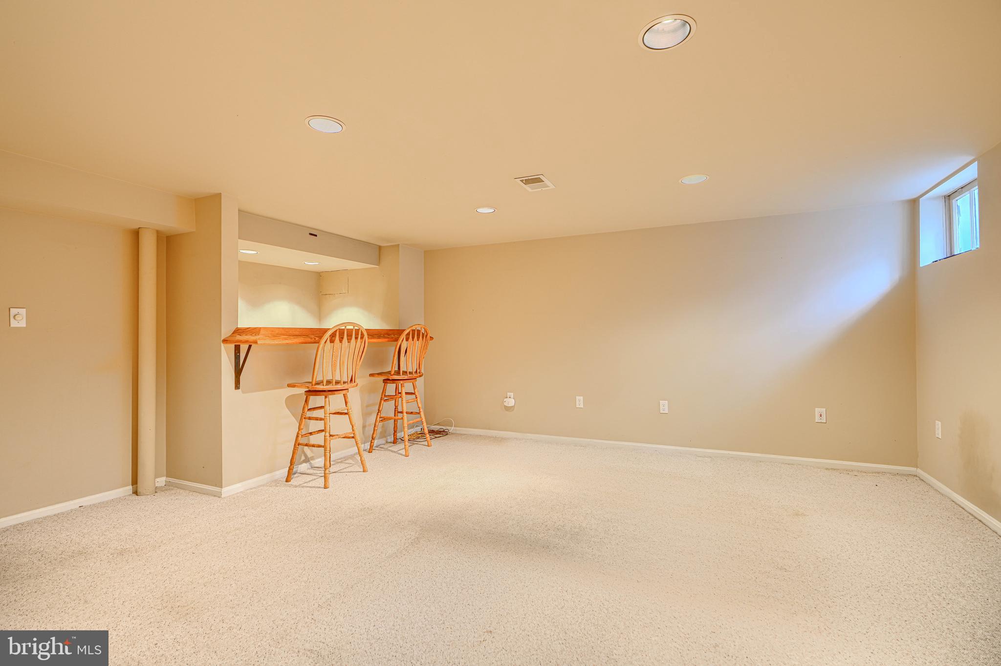 372 Old Trail Baltimore, MD 21212 - Photo 30 of 46 a view of a livingroom with a furniture