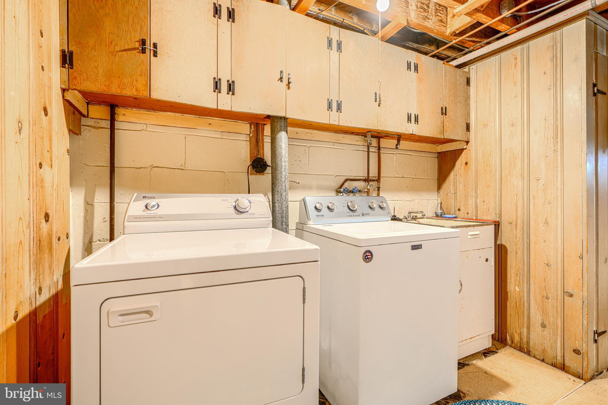 372 Old Trail Baltimore, MD 21212 - Photo 35 of 46 a utility room with dryer and washer