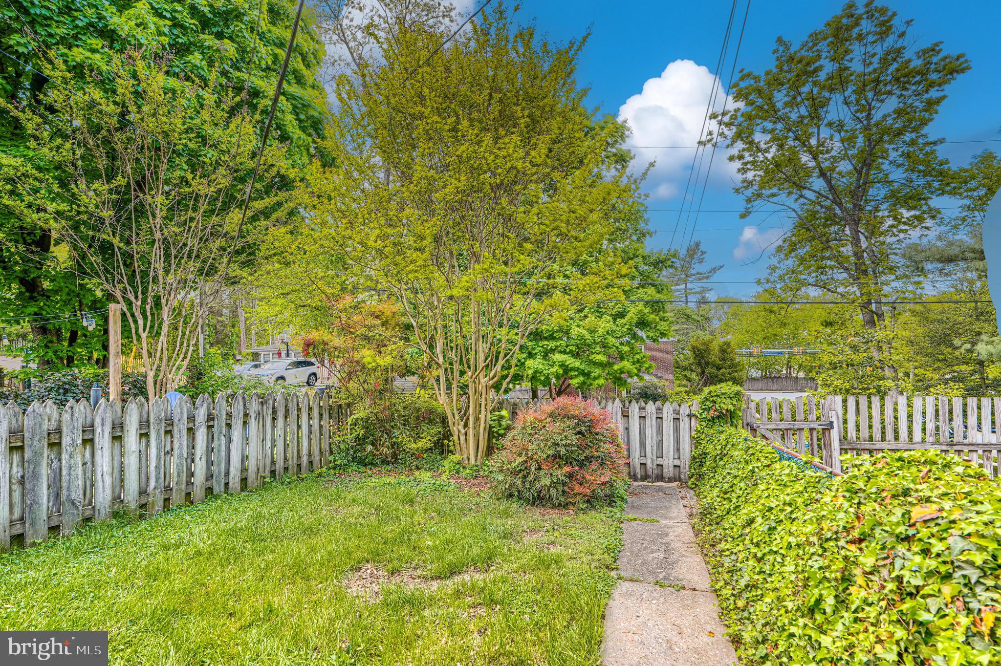 372 Old Trail Baltimore, MD 21212 - Photo 43 of 46 a view of a garden with wooden fence