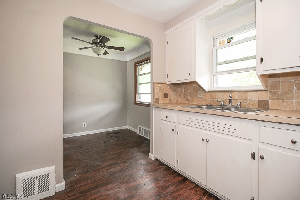 5372 Turney Road Cleveland, OH 44125 - Photo 12 of 30 Gallery Image 12