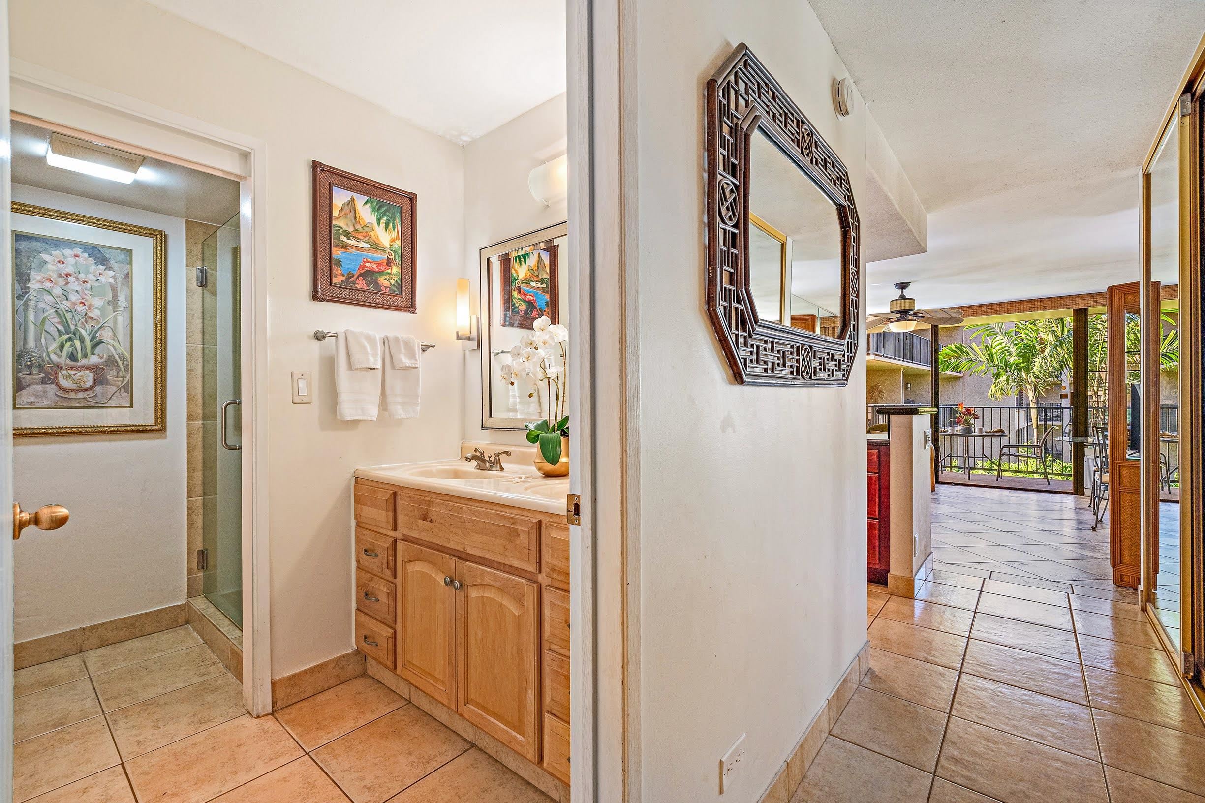 3543 Lower Honoapiilani Road, Unit H201 Lahaina, HI 96761 - Photo 18 of 31 a view of a hallway and interior of the house